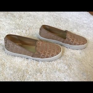 Michael kors loafers size 3 girls 5ish ladies
